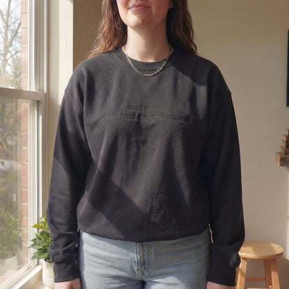 Cool Mom Don't Trust Goverment Embroidered Shirt